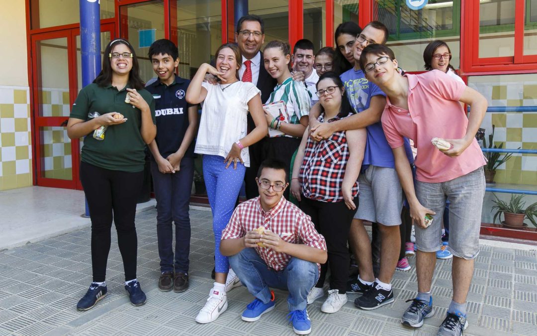 La Fundación Cajasol colabora con el colegio de Educación Especial de la Macarena