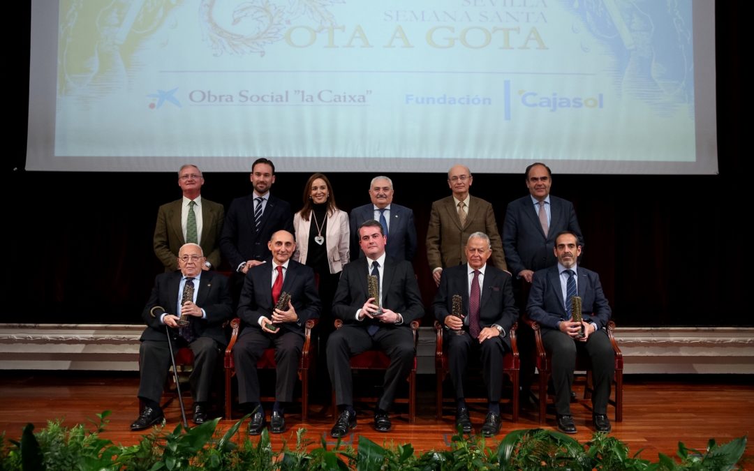 La Fundación Cajasol entrega los Premios ‘Gota a Gota de Pasión 2016’ y presenta el programa de mano de la Semana Santa de Sevilla