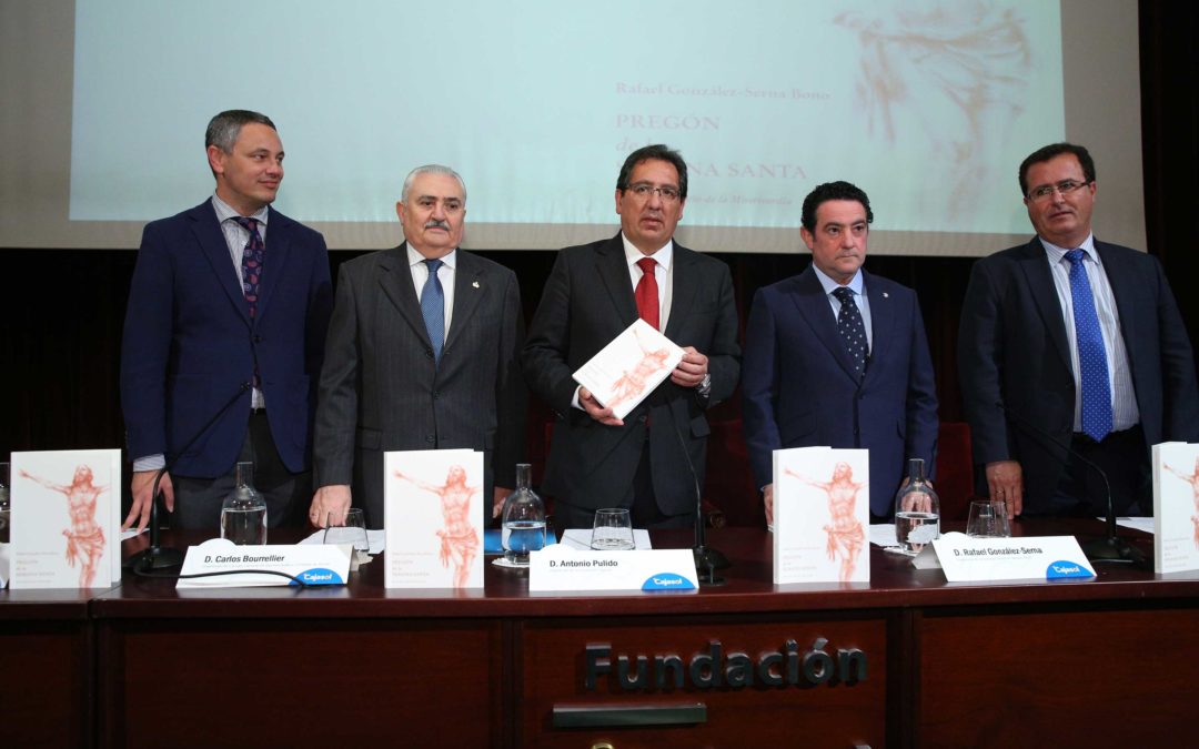 Rafael González-Serna presenta la edición impresa de su Pregón de la Semana Santa de Sevilla 2016 en la Fundación Cajasol 