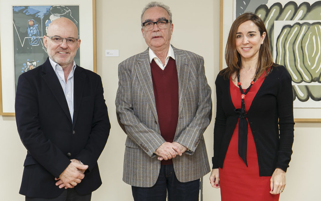 Juan José Millás presenta su última novela, ‘Desde la sombra’, en la Fundación Cajasol