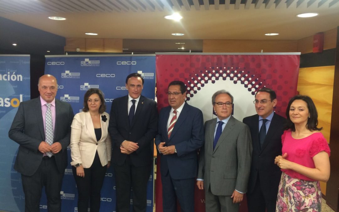 La Fundación Cajasol muestra su ‘Compromiso por Córdoba’ en el Foro Empresarial organizado por la CECO