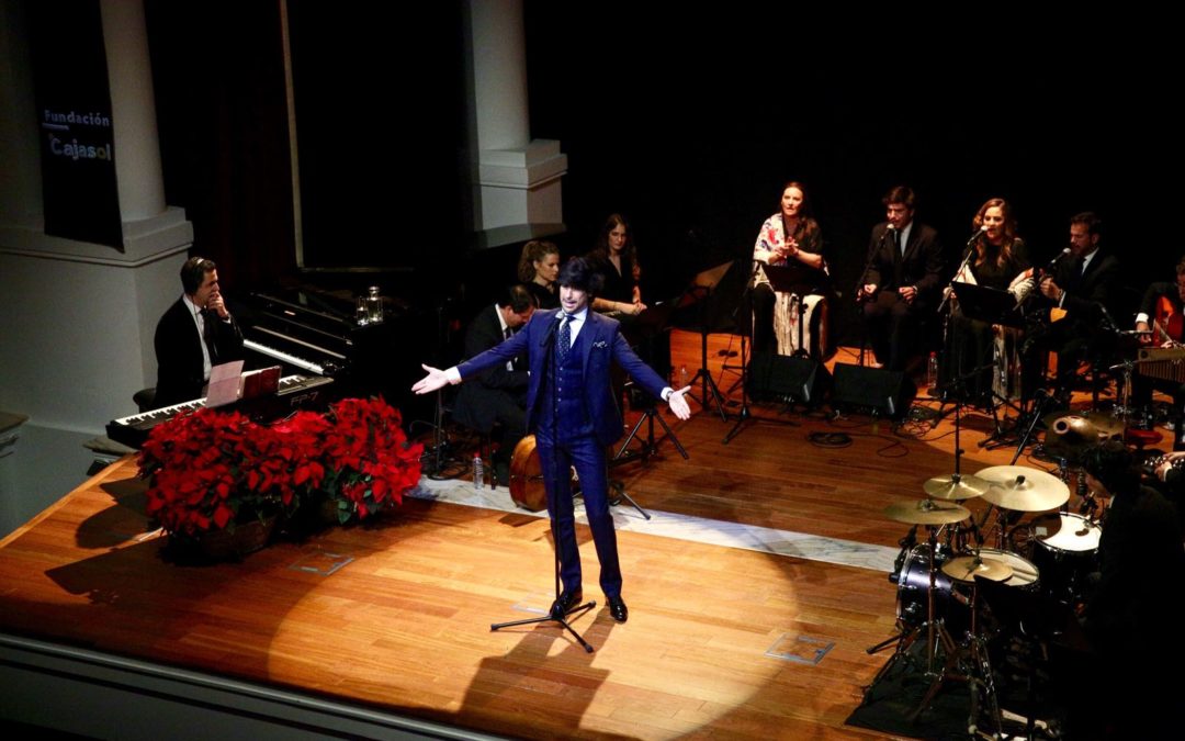 Manuel Lombo conquista los corazones en la Fundación Cajasol con la banda sonora de la Navidad