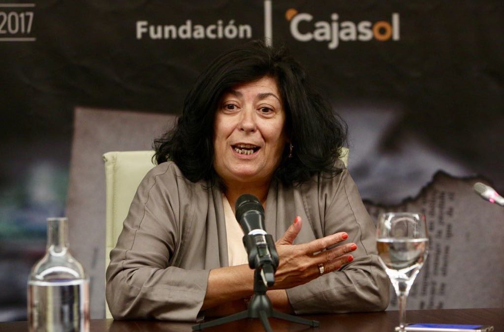 Almudena Grandes, durante la presentación de su intervención en Letras en Sevilla desde la Fundación Cajasol