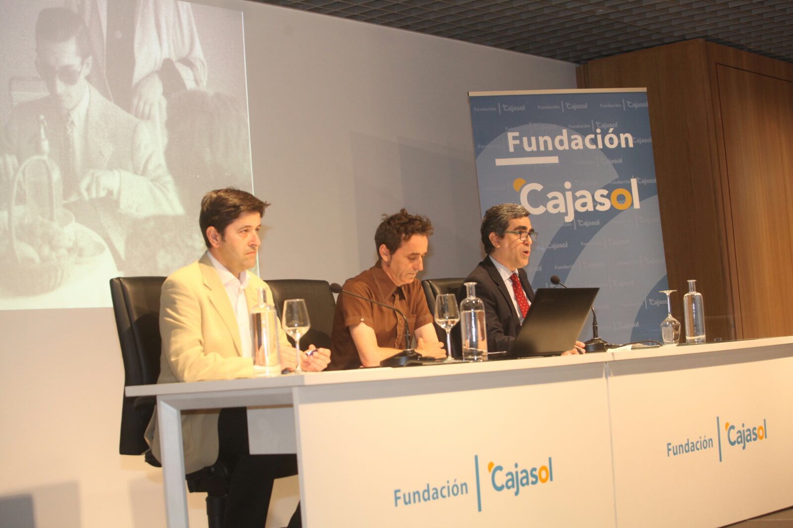 Conferencia sobre 'Manolete' en la Fundación Cajasol (Córdoba)