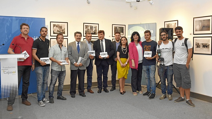 Inauguración de la exposición con el Anuario Gráfico de la Prensa 2016 en Fundación Cajasol (Huelva)