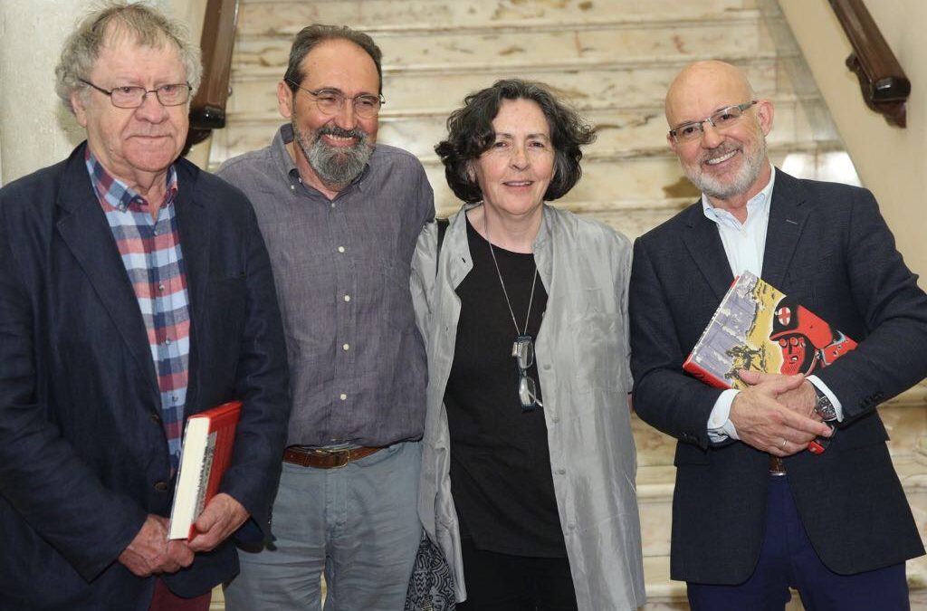 Ian Gibson, Sento Llobell, Elena Uriel y Jesús Vigorra, en la Fundación Cajasol