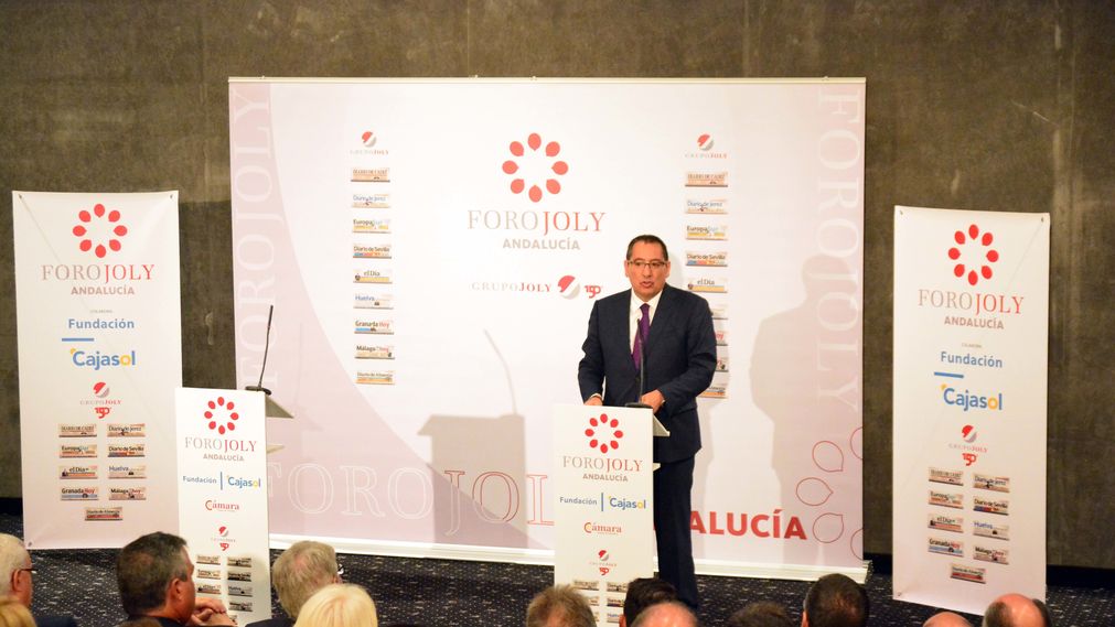 Antonio Pulido, presidente de la Fundación Cajasol, durante su intervención en el Foro Joly | FOTO: Europa Sur