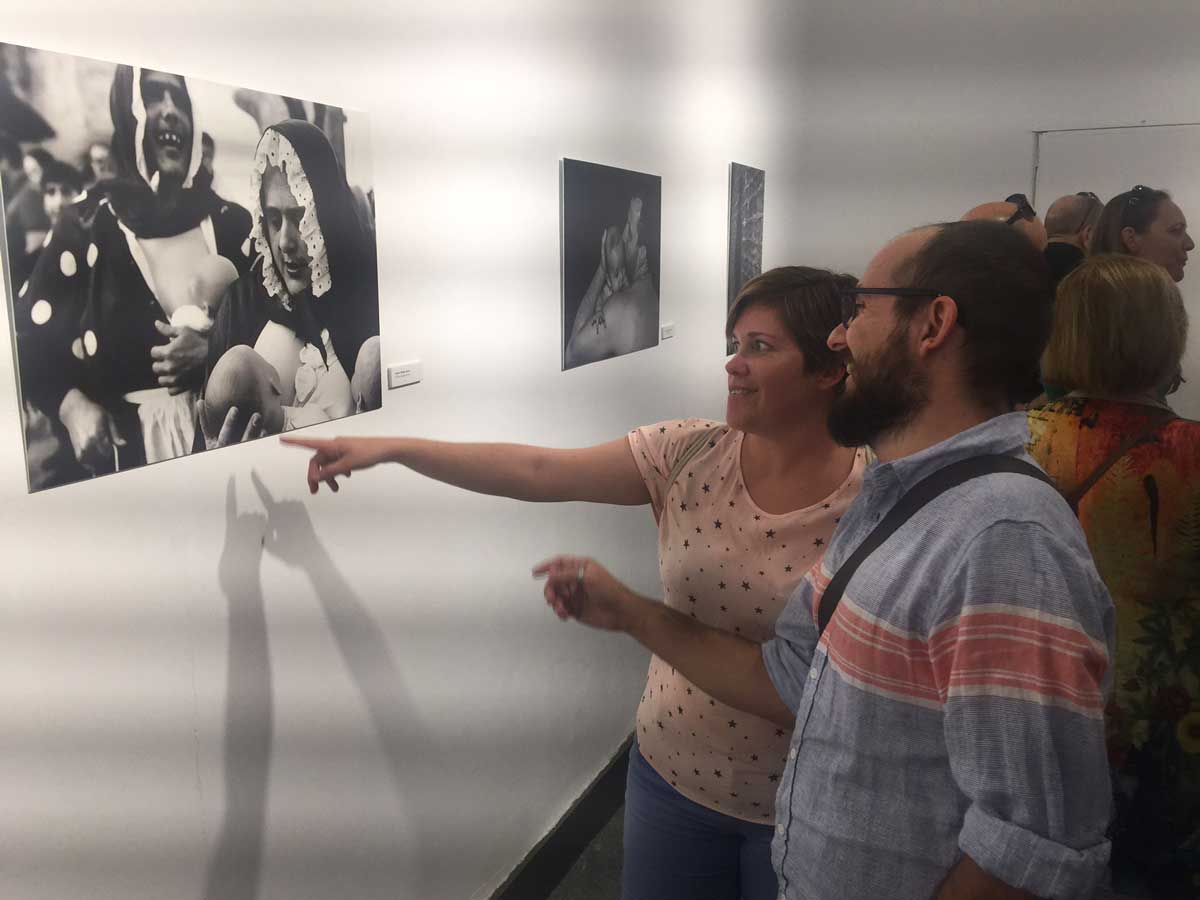 Inauguración de la exposición 'Maternidad & Paternidad' en Huelva