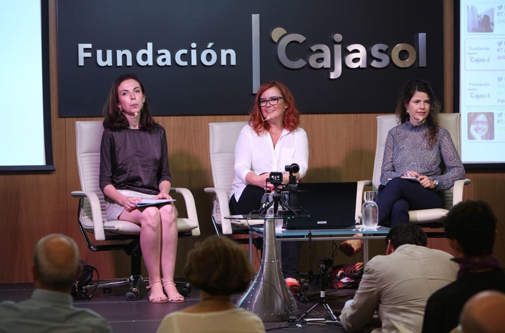 Marta Saus, Clara Grima y Lola Pons, en el ciclo Fundación Cajasol en un tuit