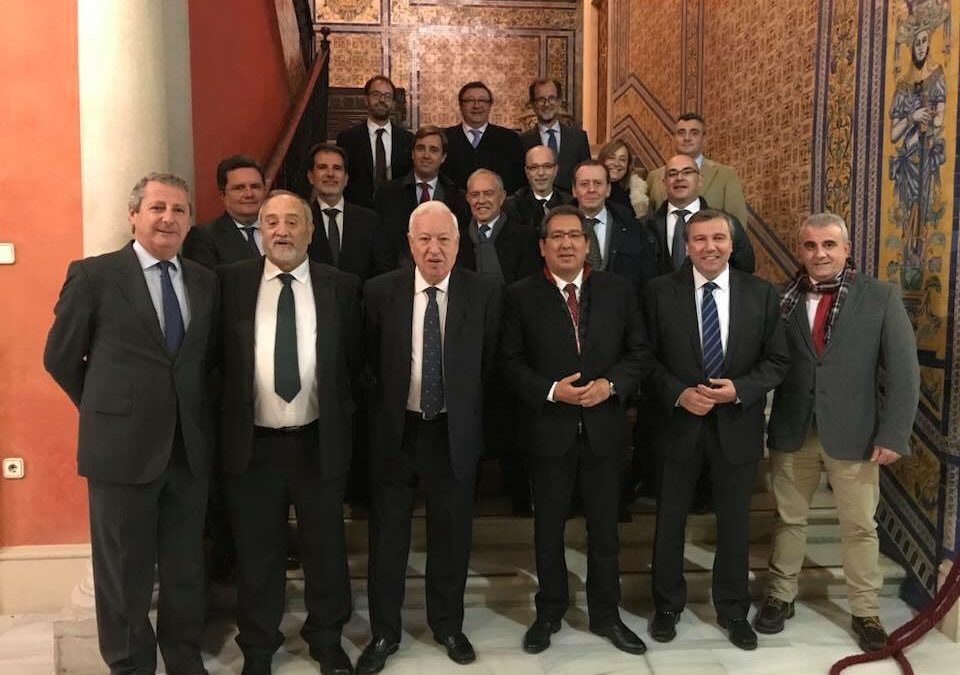 Encuentro de socios del Club de Directivos Andalucía con José Manuel García-Margallo en Sevilla