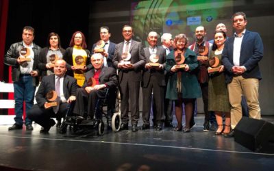 Foto de familia con las premiados con las Uvas de la SER 2017 en Huelva