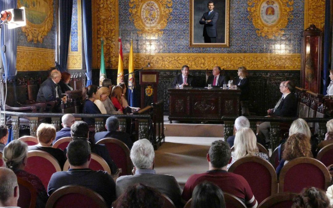 Antonio Pulido, durante la lectura del pregón de la Feria del Libro 2018 en Algeciras