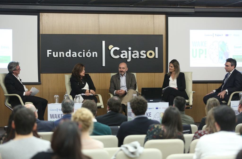 Mesa debate sobre el programa Wake UP! en la sede de la Fundación Cajasol en Sevilla