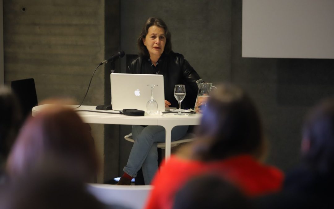 Rita Azevedo, impartiendo el seminario dentro del VII Certamen Suroscopia en Córdoba