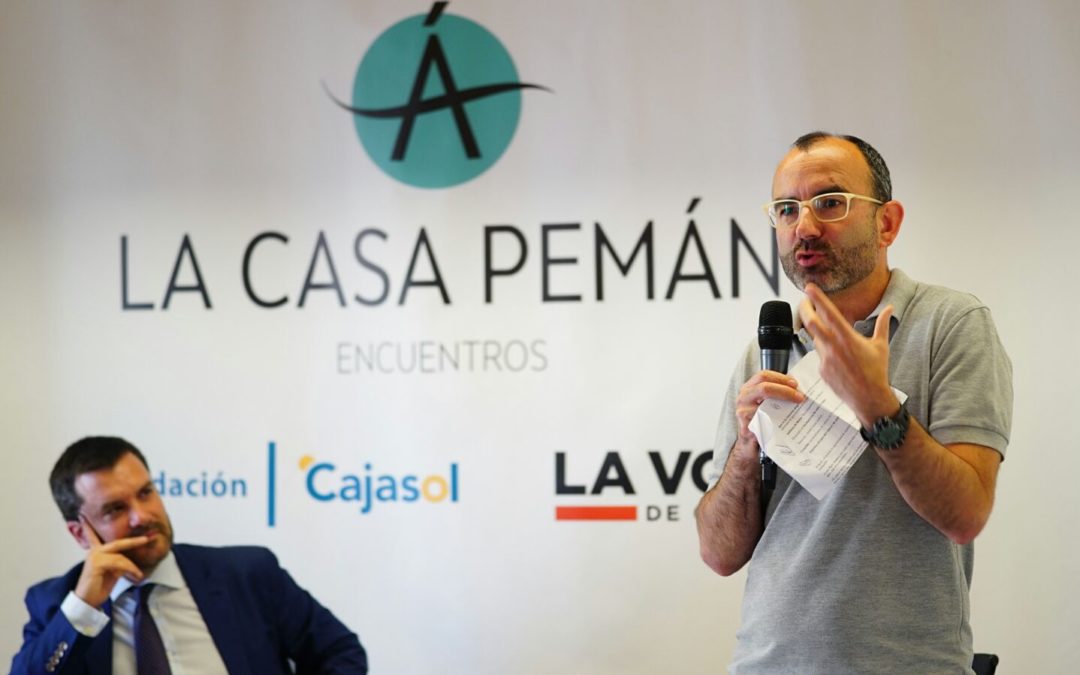 Rafael Santandreu durante su conferencia en los Encuentros de la Casa Pemán