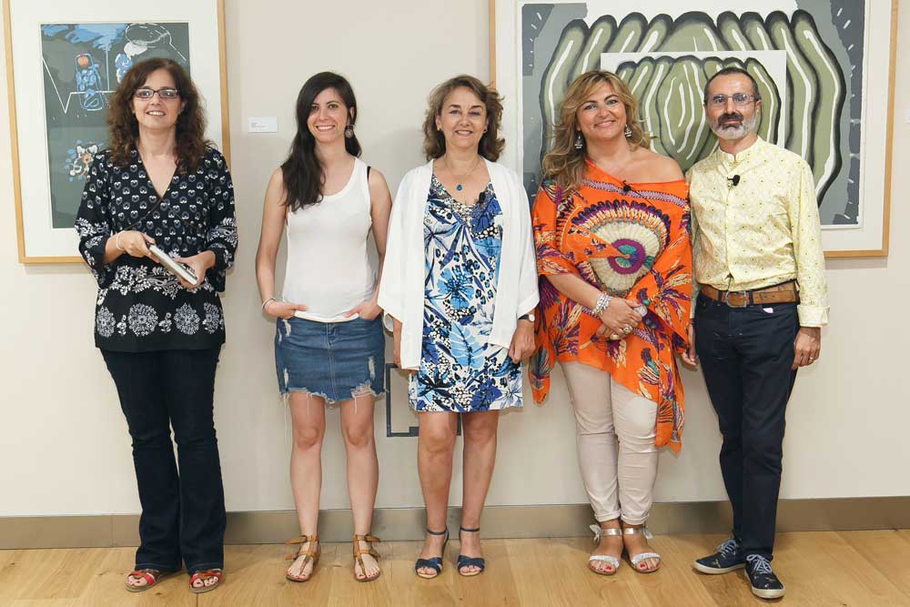 Lucrecia Hevia, Ana Requena, Adela Muñoz, Beatriz Carrillo, y Octavio Salazar