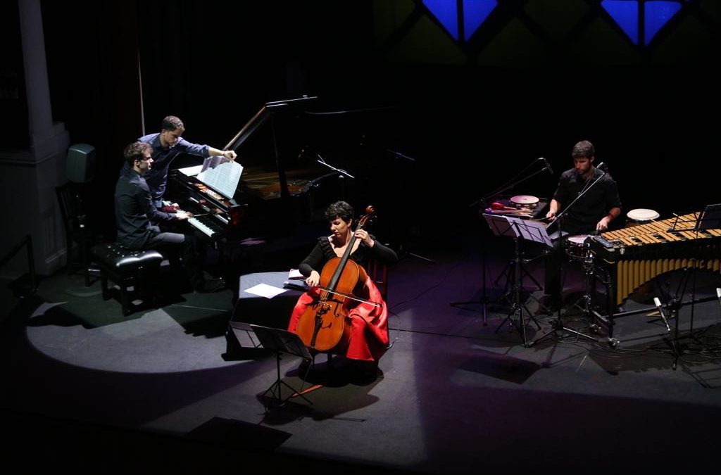 Trío de violonchelo, piano y percusión para representar West Side Story en la Fundación Cajasol