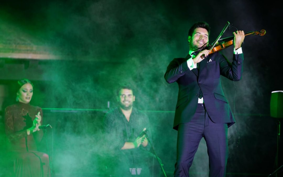 Paco Montalvo pone el alma con su violín en el II Estival Flamenco Cádiz