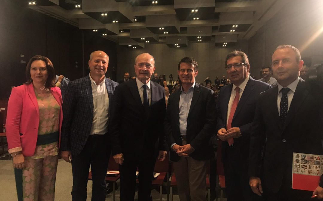 Antonio Pulido asiste al inicio de curso en el Foro SUR con Desayuno-Coloquio protagonizado por Manuel Valls