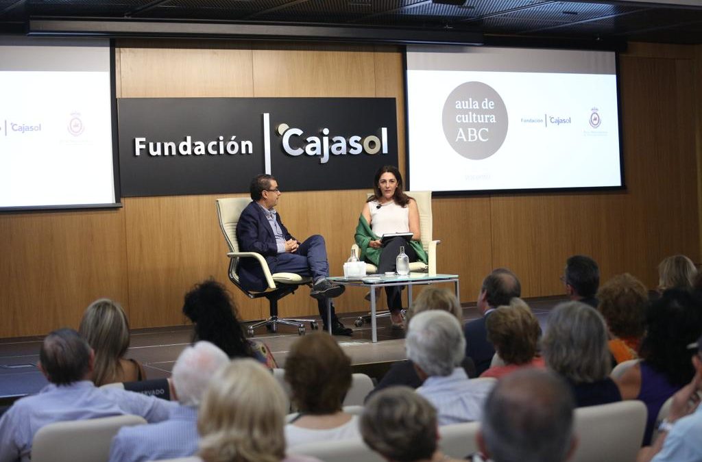 El Aula de Cultura de ABC se centra en la figura del Rey Felipe VI con Almudena Martínez-Fornés