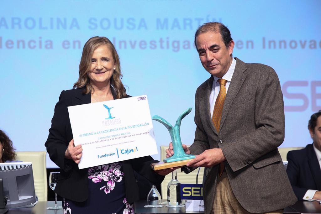 Carolina Sousa recibe su Premio Manuel Losada Villasante