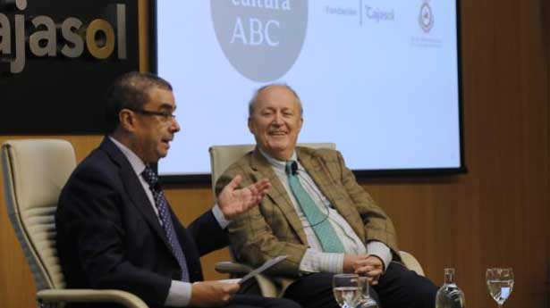 Fernando García Cortázar en el Aula de Cultura de ABC de Sevilla