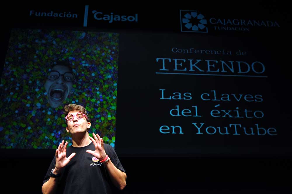 El youtuber Tekendo explica las claves del éxito en YouTube en Granada