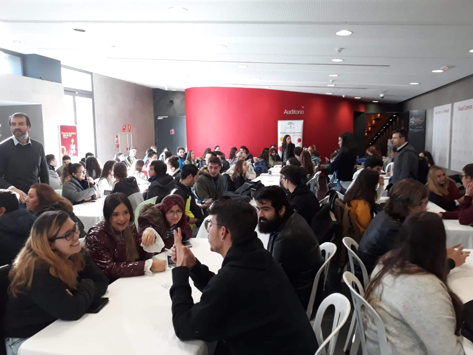 Grupos formados en el concurso talento emprendedor en Sevilla