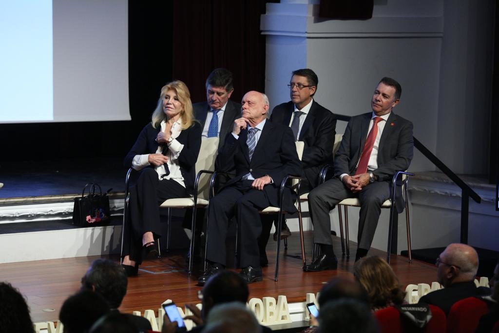 Representantes de las asociaciones galardonadas en los Premios AFA 2018