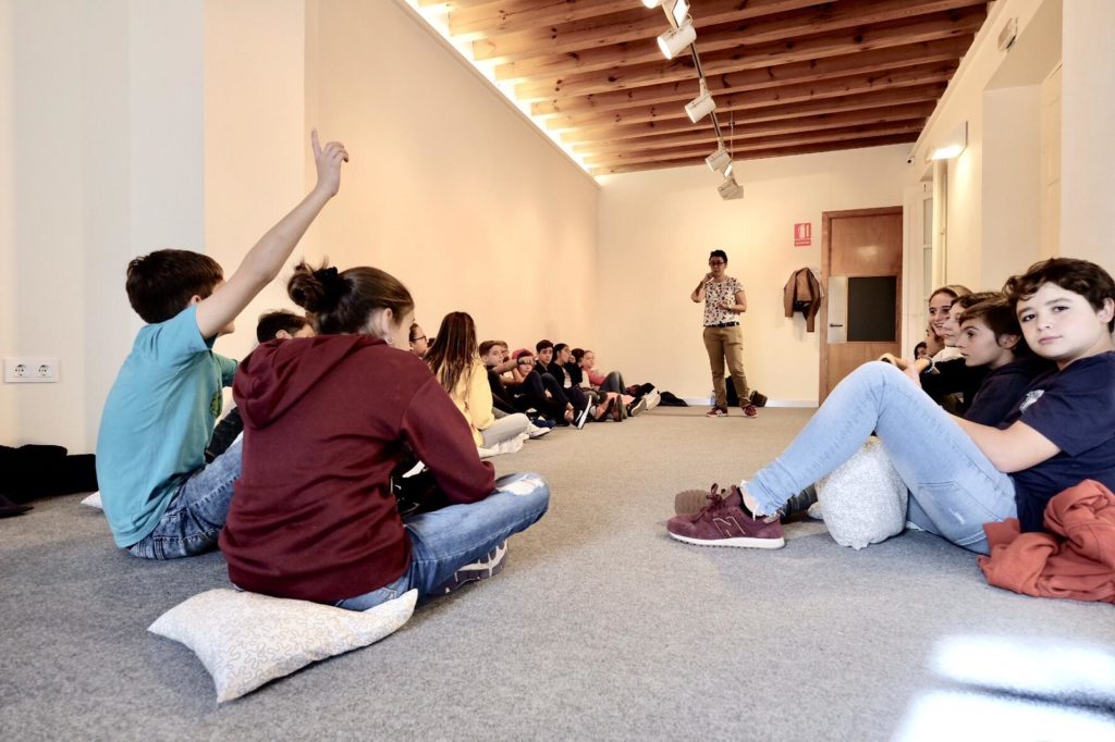 Los alumnos mostraron interés en el taller educativo de la II Semana de las Letras en Cádiz