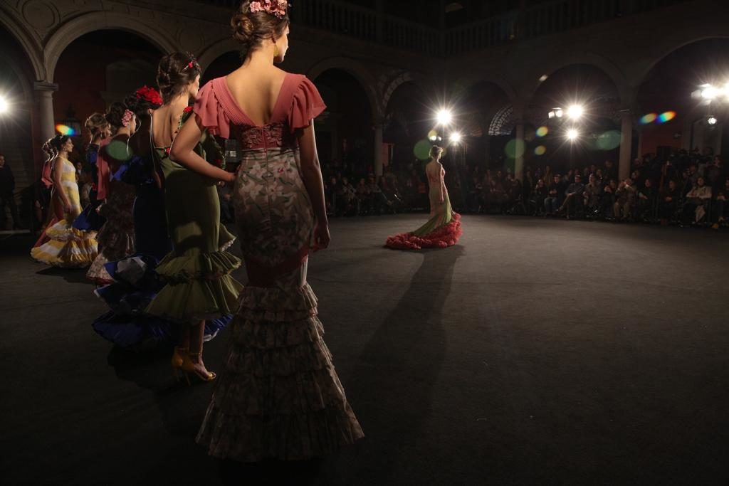 Desfile de Fran Solís 'Onuba' en Emprende Lunares 2019 desde la Fundación Cajasol