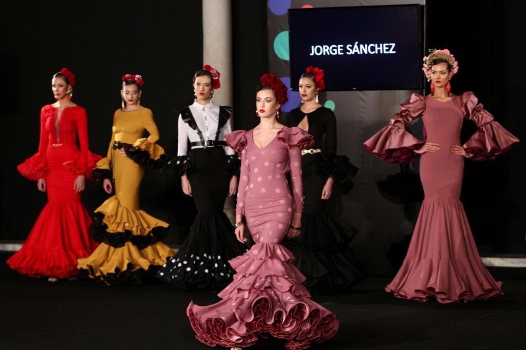 Desfile de Jorge Sánchez con su colección 'Raíces' en Emprende Lunares 2019
