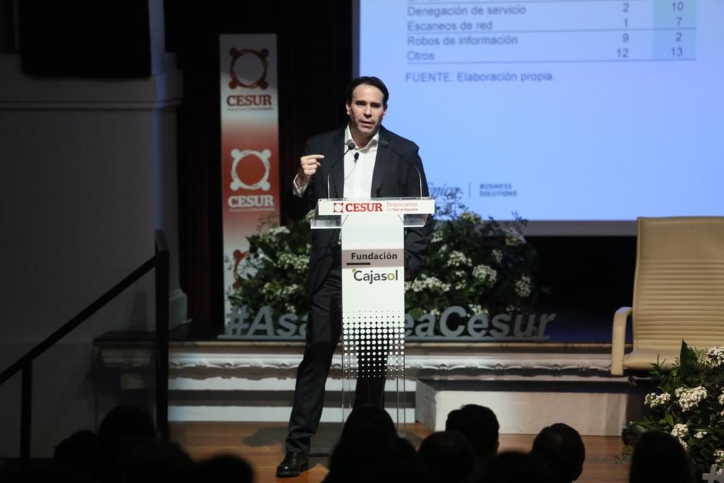 Pedro Pablo Pérez en la jornada CESUR sobre ciberseguridad en la empresa desde la Fundación Cajasol