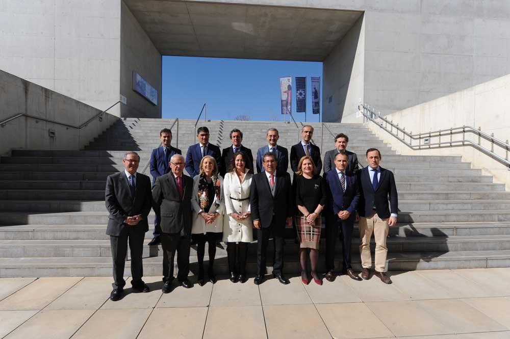 Reunión de la Junta Directiva de AFA Fundaciones en Granada, presidida por Antonio Pulido