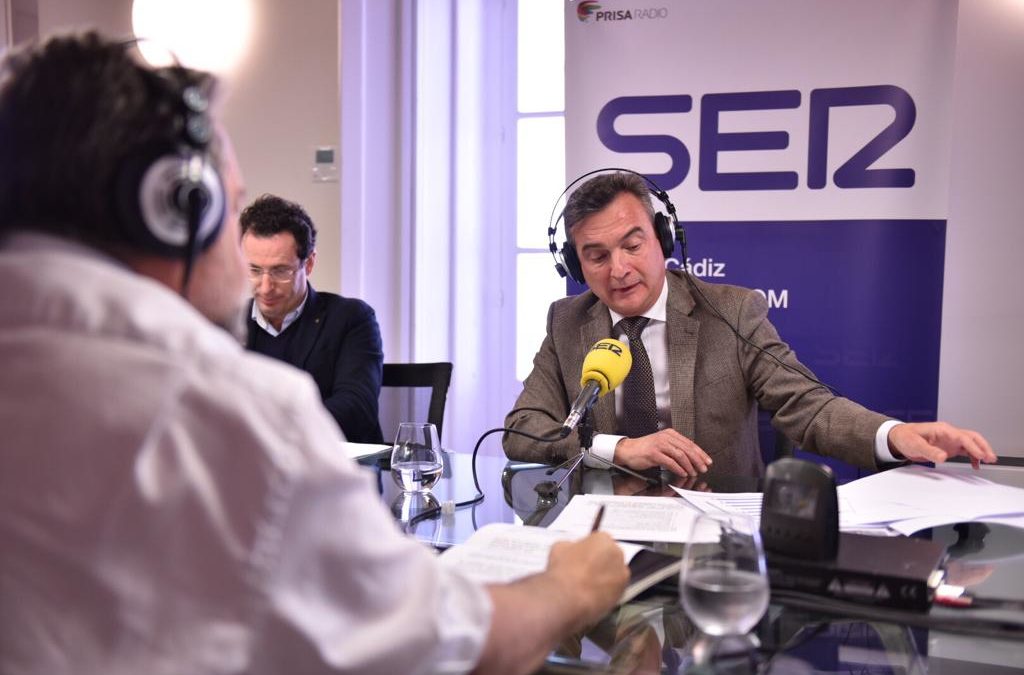 Un momento de la entrevista a Eduardo González Mazo en los Encuentros de SER Cádiz desde la Fundación Cajasol