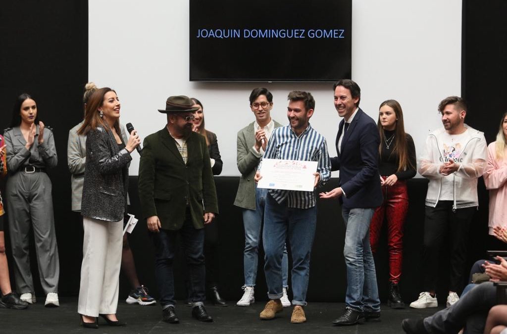 Joaquín Domínguez Gómez, ganador del Certamen de Diseñadores Noveles de Andalucía de Moda 2019 en la Fundación Cajasol