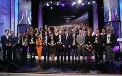 Foto de familia con los galardonados en los XX Premios El Público de Canal Sur