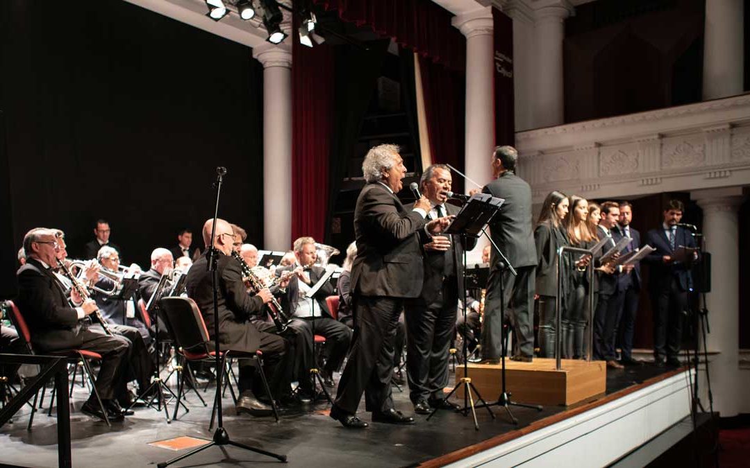 Exitosa puesta en escena de la marcha ‘Pregón a la Esperanza’ con Los del Rio y la Banda Sinfónica Municipal de Sevilla