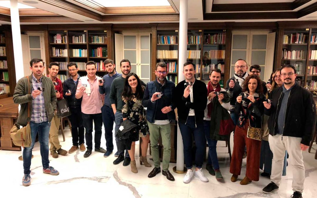 Visita de blogueros especializados en Cultura a la biblioteca de la Fundación Cajasol en Sevilla