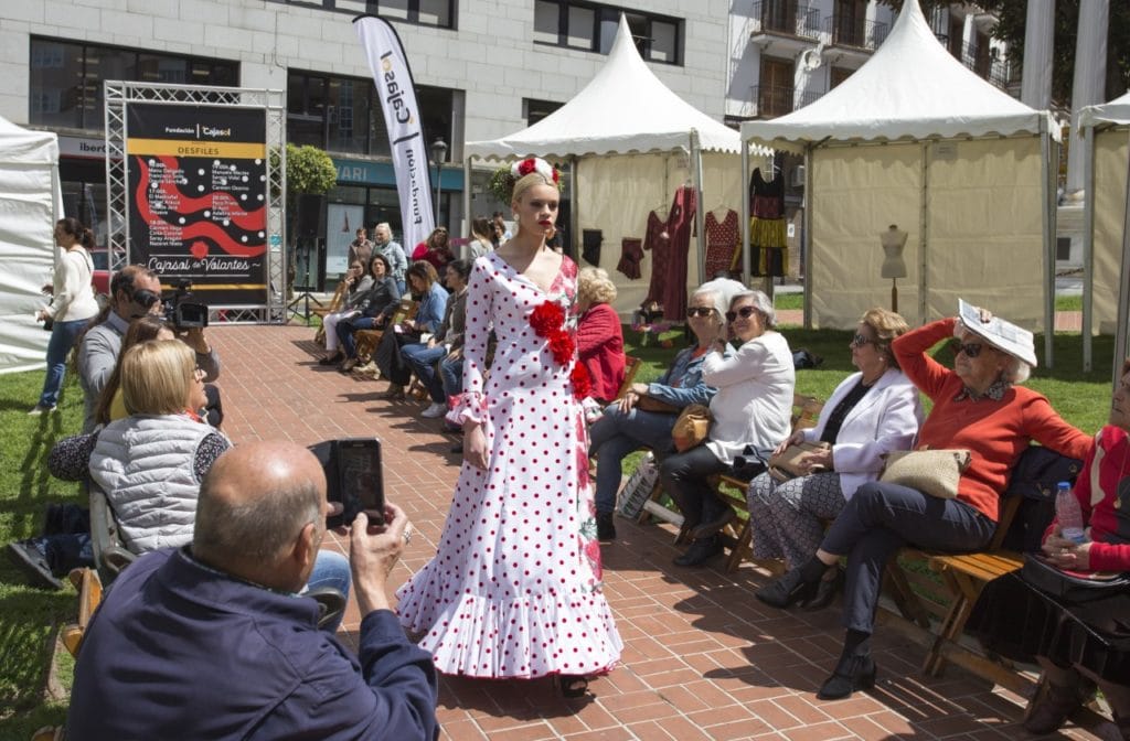 Desfiles de Moda Flamenca en Cajasol de Volantes 2019 en Huelva