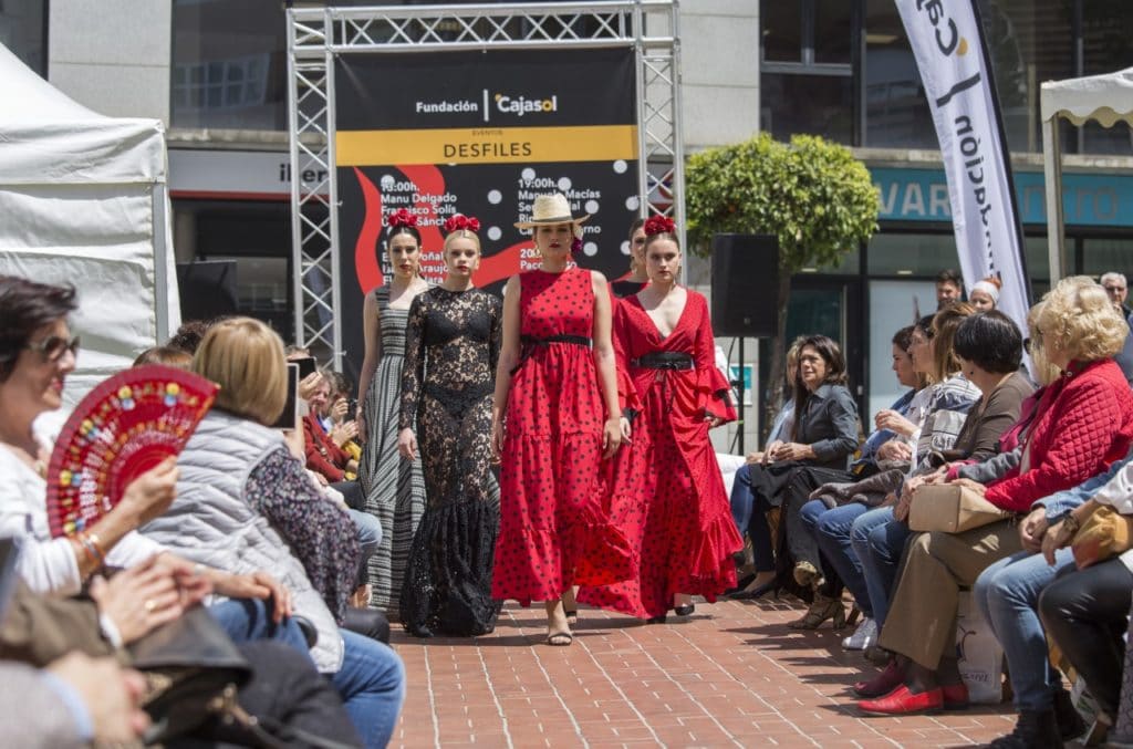 Desfiles de Moda Flamenca en Cajasol de Volantes 2019 en Huelva