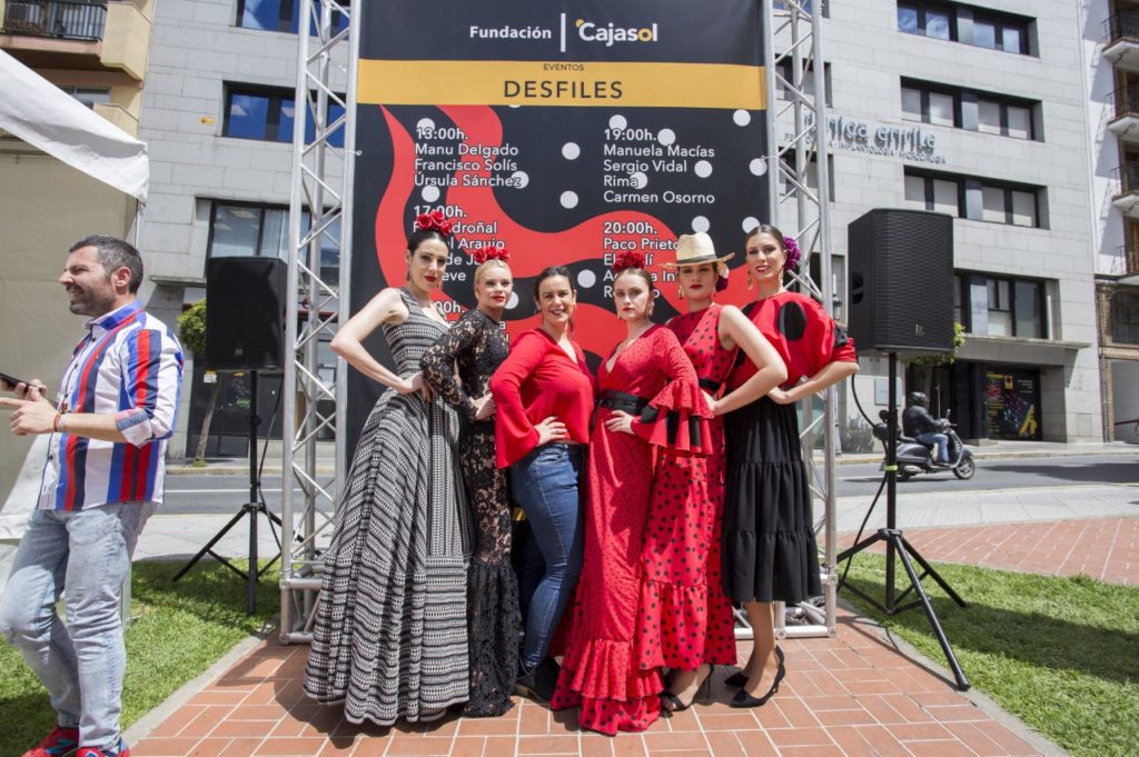 Desfiles de Moda Flamenca en Cajasol de Volantes 2019 en Huelva