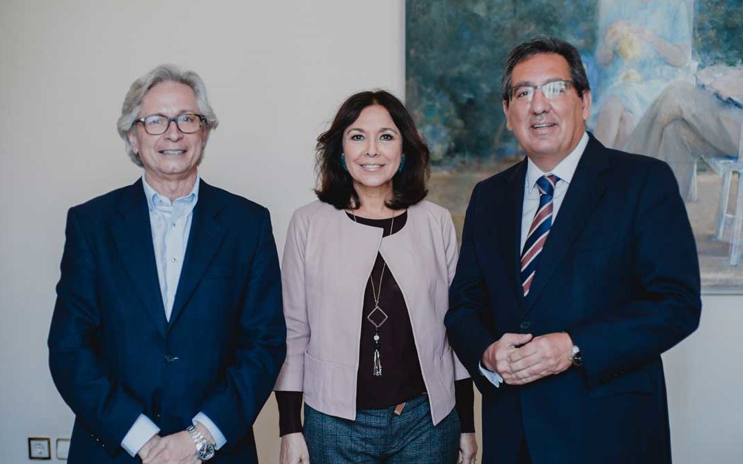 Guillermo Antiñolo, Isabel Genio y Antonio Pulido en la Fundación Cajasol