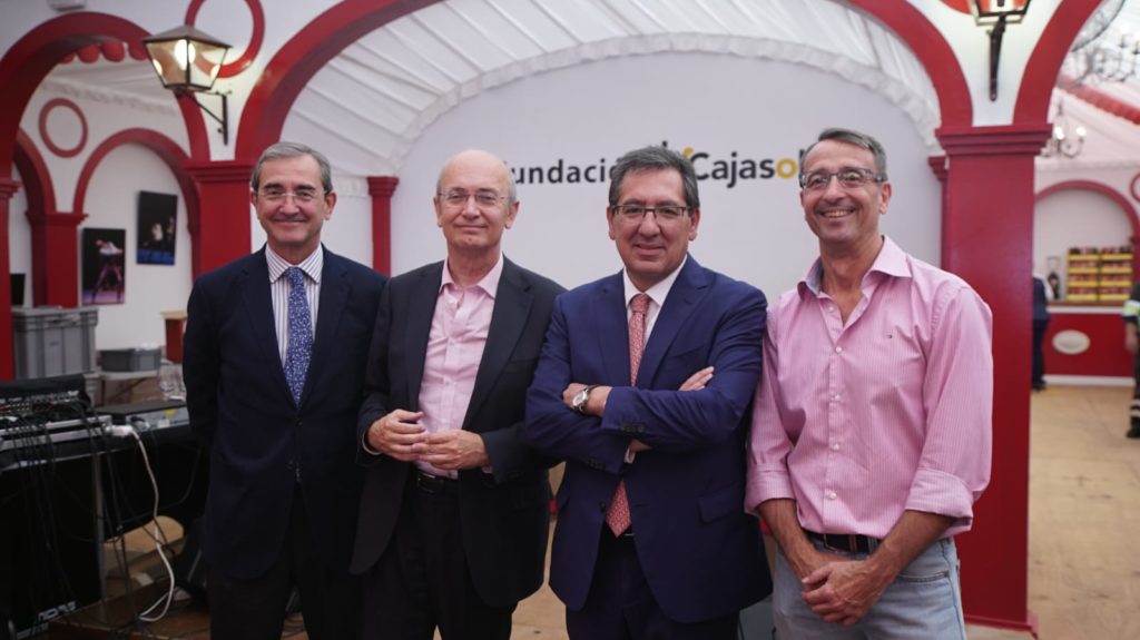 Antonio Pulido, presidente de la Fundación Cajasol, en el almuerzo con entidades sociales en la Feria de Abril 2019