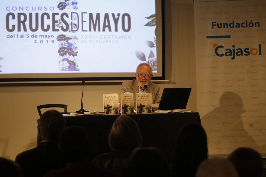 Presentación del libro 'Las Cruces de Mayo. Entre flores y copas' en Córdoba