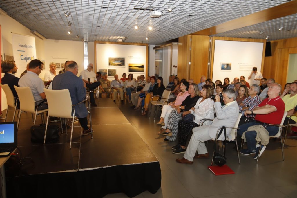 Coloquio de Córdoba Futura dedicado al comercio local en la Fundación Cajasol