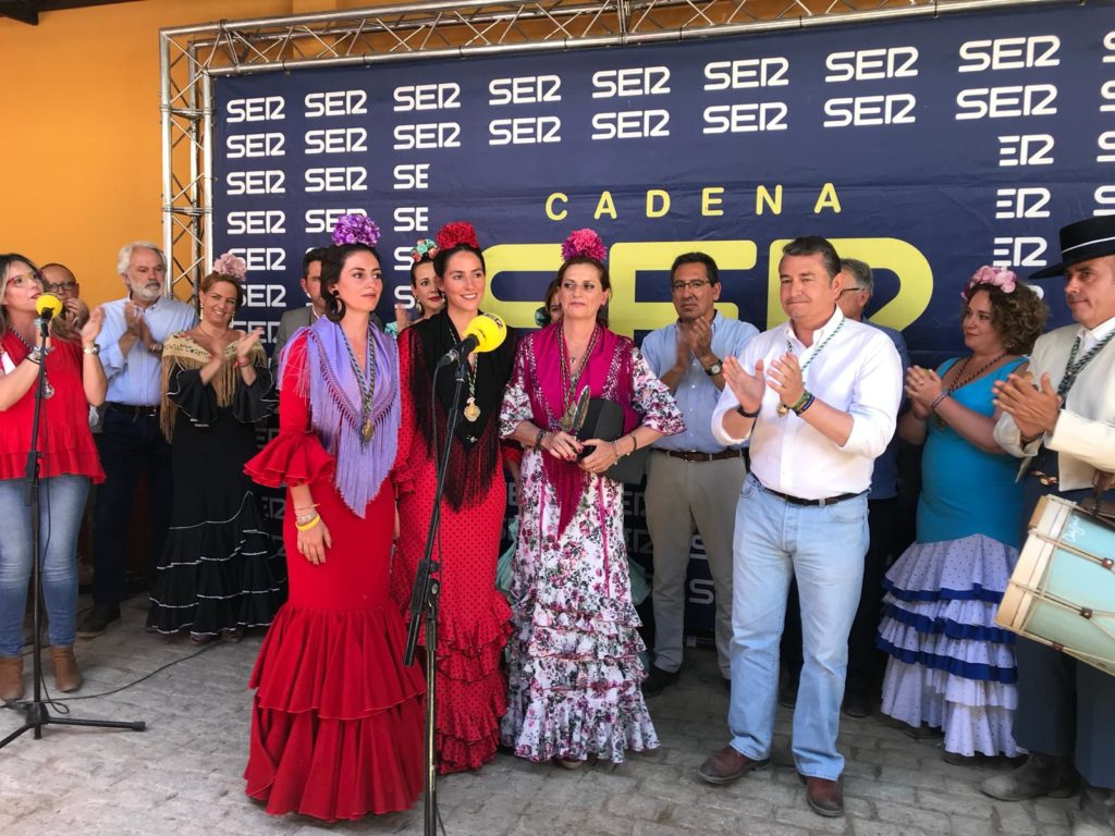 La familia de Rafa Serna recoge el Premio Tamborilero 2019 de la Cadena SER en Huelva