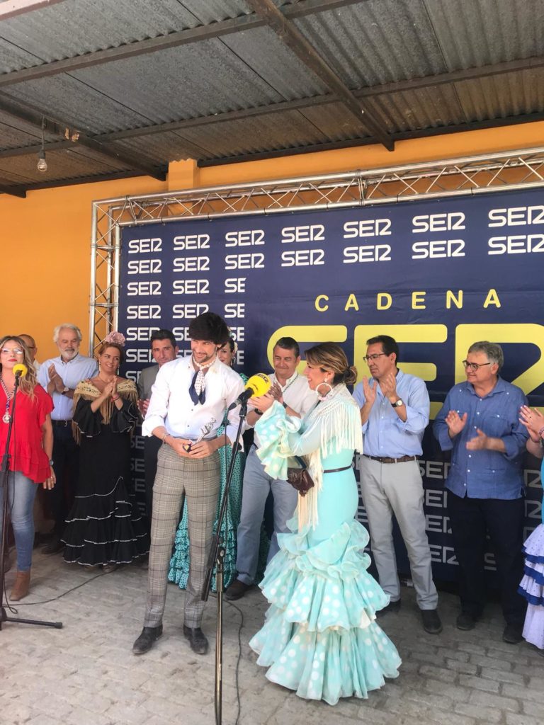 Susana Díaz entrega Premio Tamborilero 2019 a Manuel Lombo