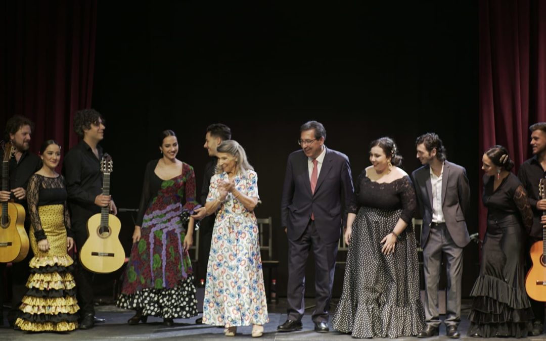 Antonio Pulido, presidente de la Fundación Cajasol, en la actuación de Jóvenes Flamencos Cajasol de Flamenco Heeren