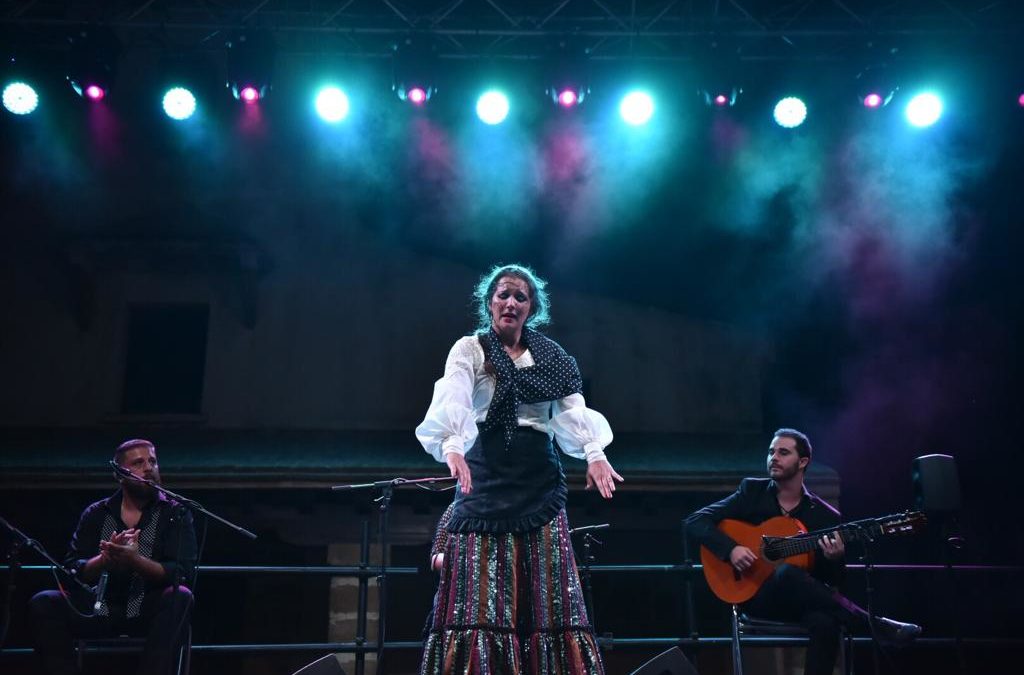 Paloma Fantova sobre el escenario del Castillo de Santa Catalina en el III Estival Flamenco Cádiz